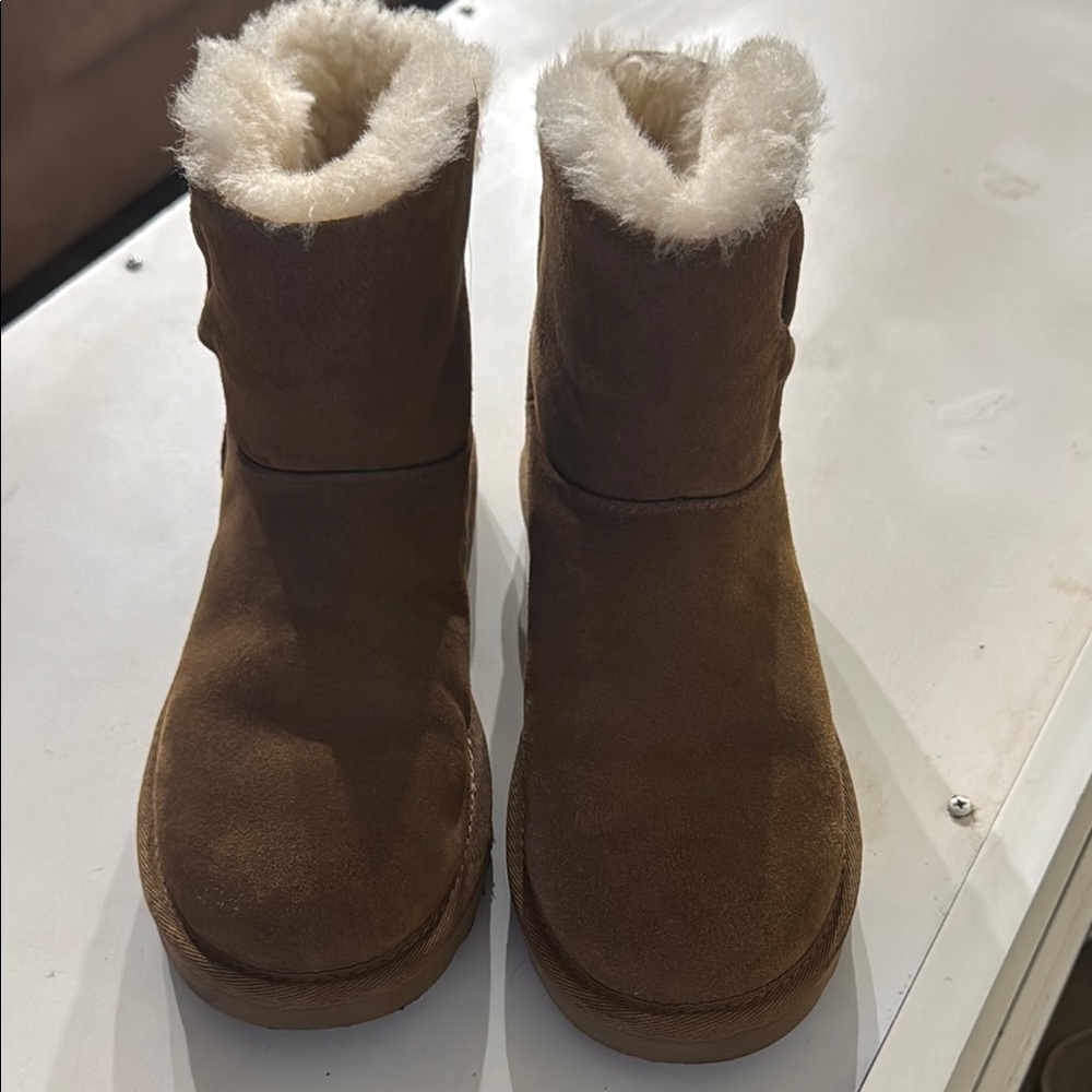 UGG Brown Winter Boots with Cream Fur Lining